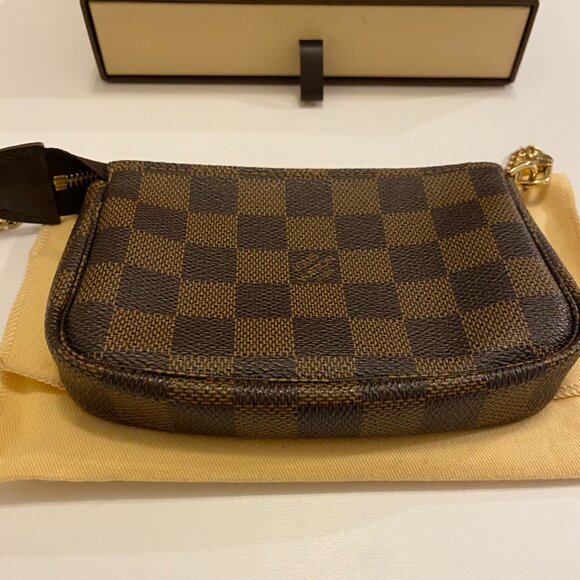 Louis Vuitton Mini Pochette Damier Ebene - Picture 3 of 11